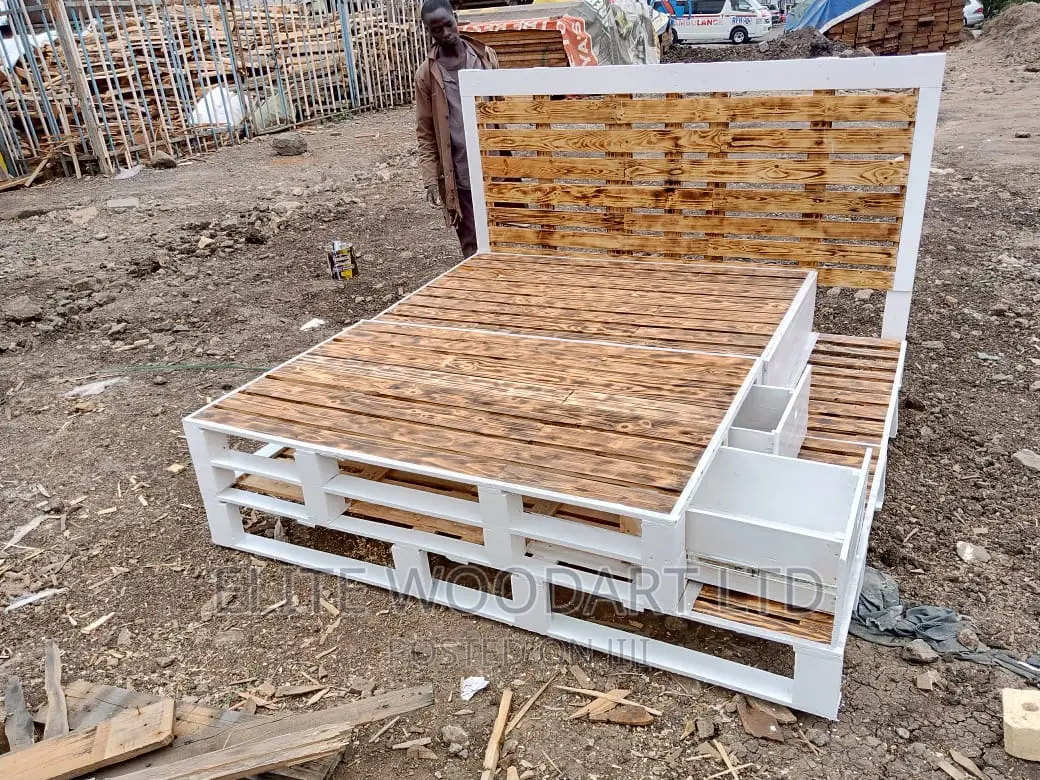 Artisanal Pallet Bed
