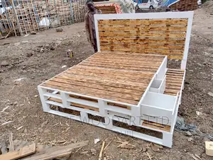 Artisanal Pallet Bed