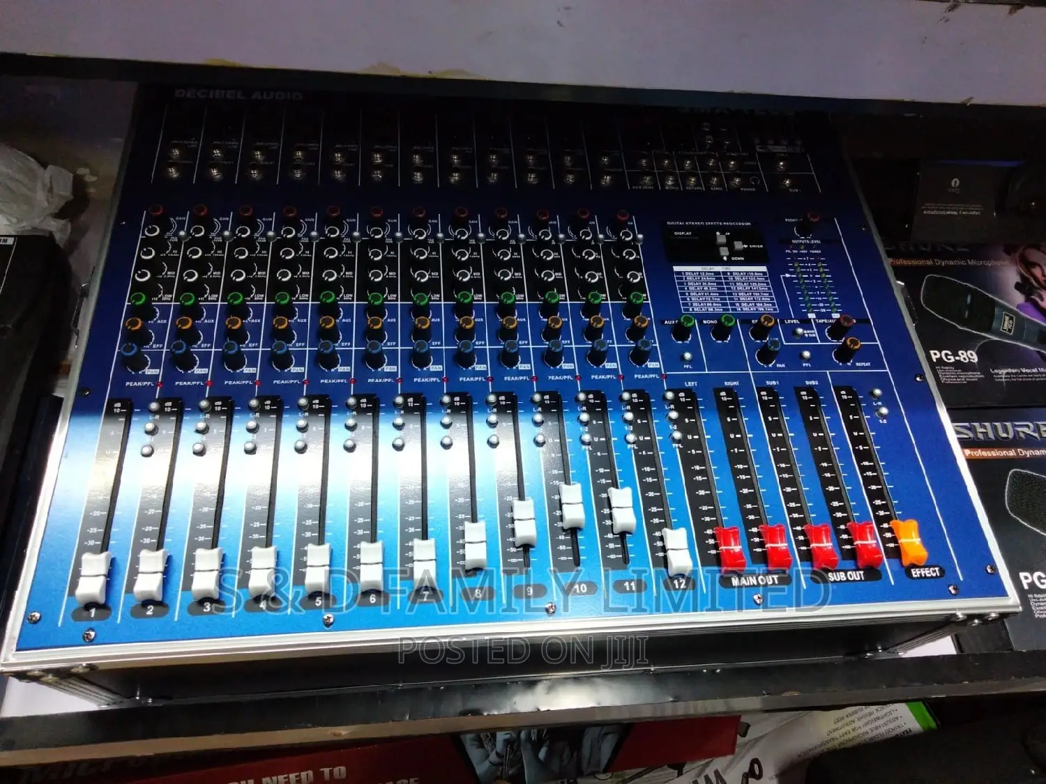 Sound Kingdom Powered 12 Channels Flightcase Mixer