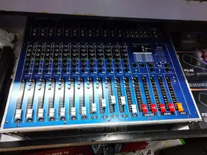 Sound Kingdom Powered 12 Channels Flightcase Mixer