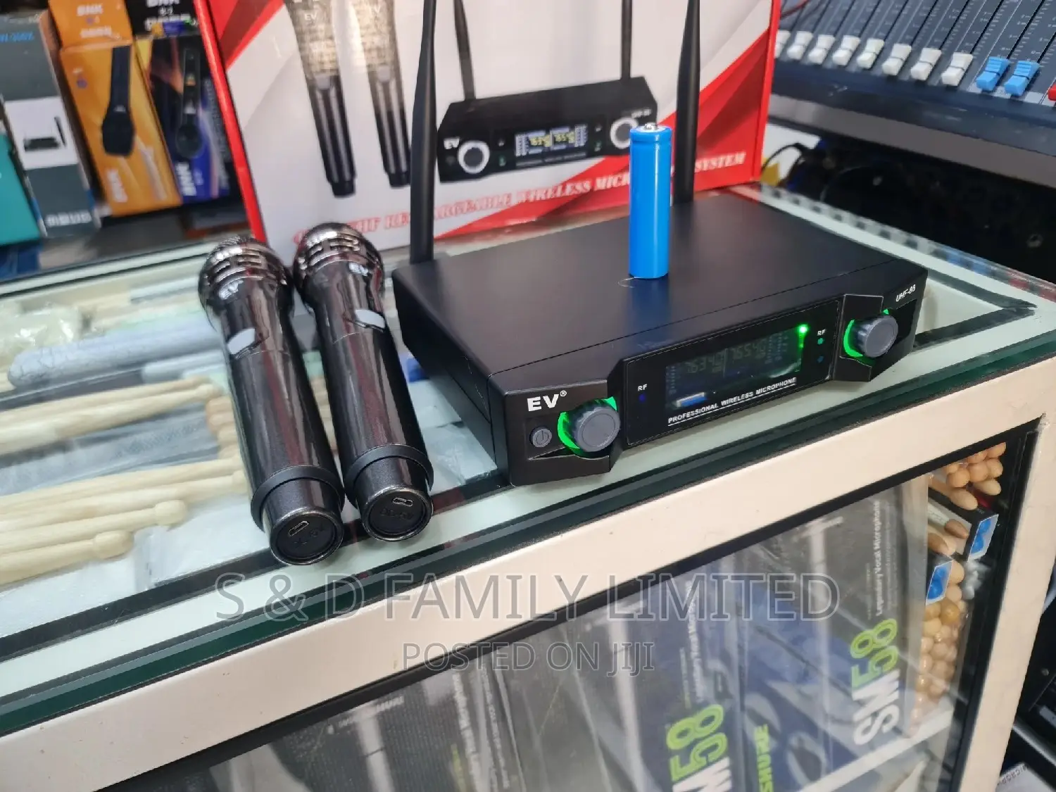 EV Rechargeable Wireless Microphone