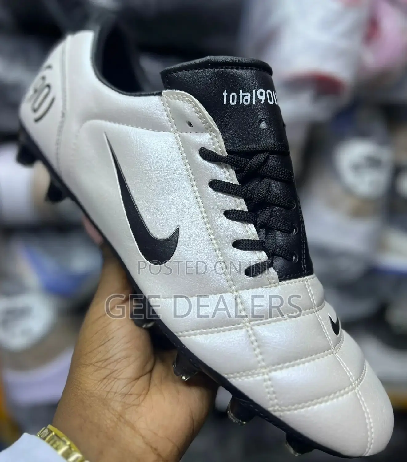 Quality T90 Football Boots 40-45
