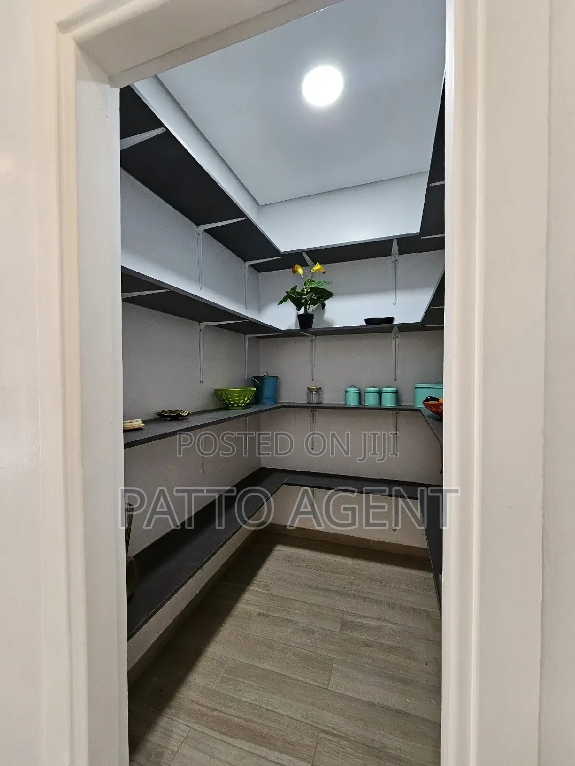 3bdrm Apartment in Lavington, Valley Arcade for sale