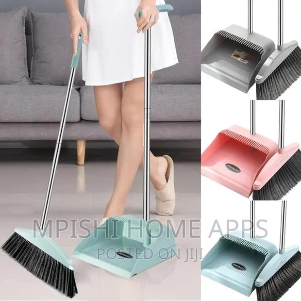2 In 1 Flexible Broom And Dustpan - thumbnail 2