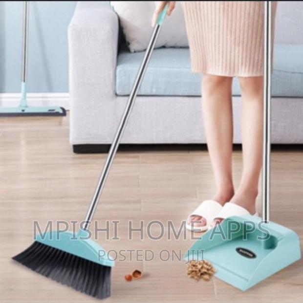 2 In 1 Flexible Broom And Dustpan - thumbnail 4