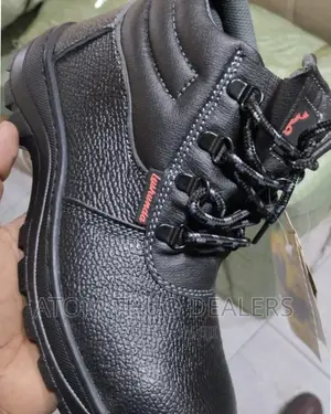High Quality, Water And Oil Resistant Durable Safety Boots