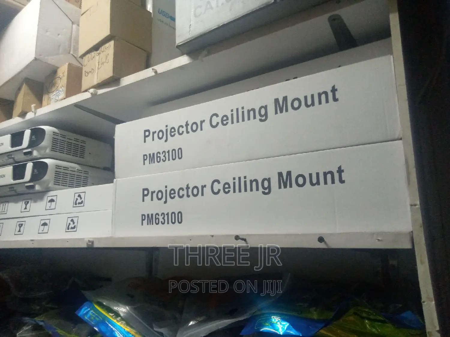 Aluminium Type Projector Ceiling Mounts in Stock