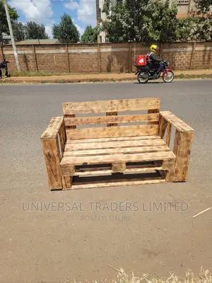 Pallets - Premium Two Seater