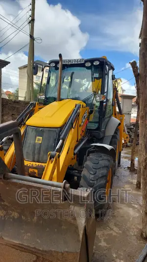 JCB 3CX Backhoe Loader- Made in England