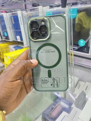 iPhone 15 Plus Wireless Charging Magnetic Transparent Case - thumbnail 2