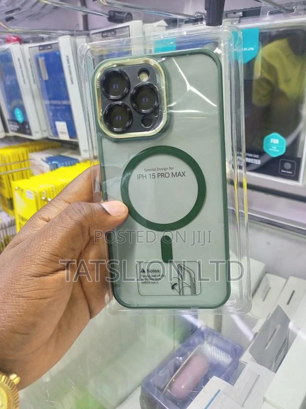 iPhone 15 Plus Wireless Charging Magnetic Transparent Case - main view