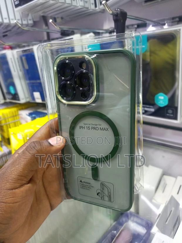 iPhone 15 Plus Wireless Charging Magnetic Transparent Case - thumbnail 3