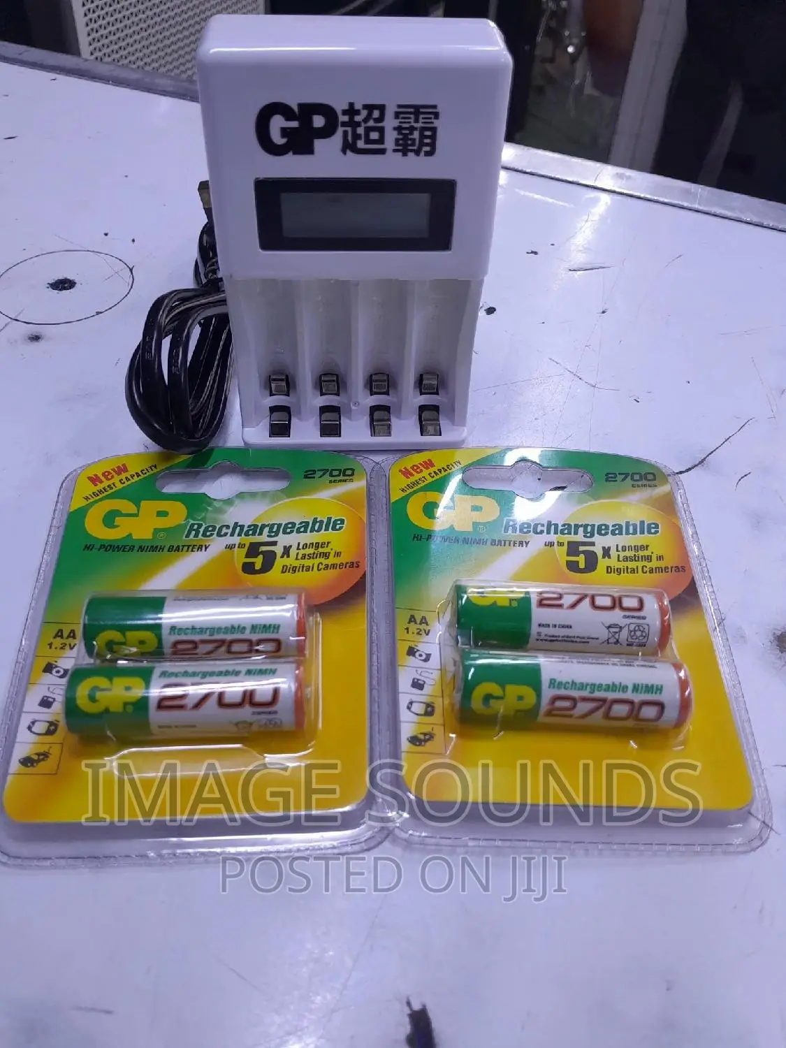 Digital GP Batter Charger With 2 Pairs Of Gp Batteries