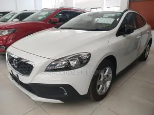 Volvo V40 2016 Pearl