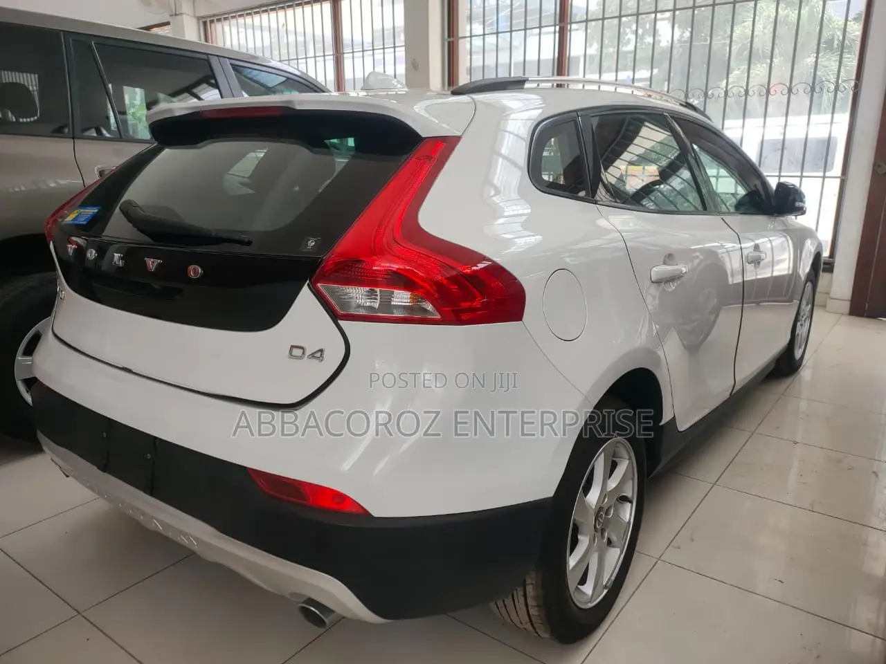 Volvo V40 2016 Pearl