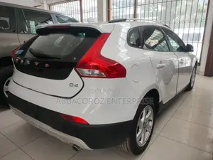 Volvo V40 2016 Pearl