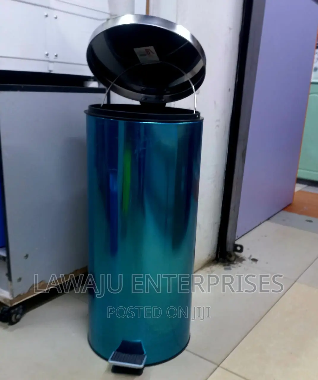 30 LTRS Step Bin (66cms X 29cms) Dustbin