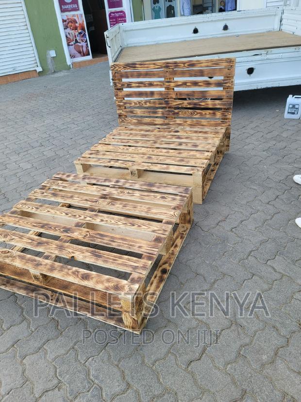 4*6 Detachable and Blazed Pallet Bed. (HU13,)