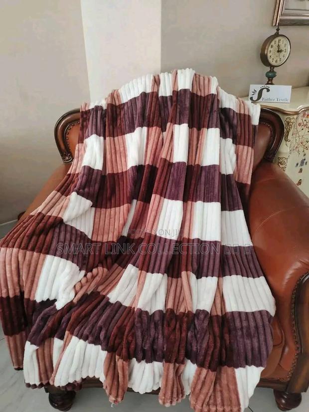 Checked Fleece Blanket - thumbnail 2