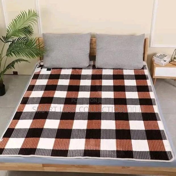 Checked Fleece Blanket - thumbnail 7