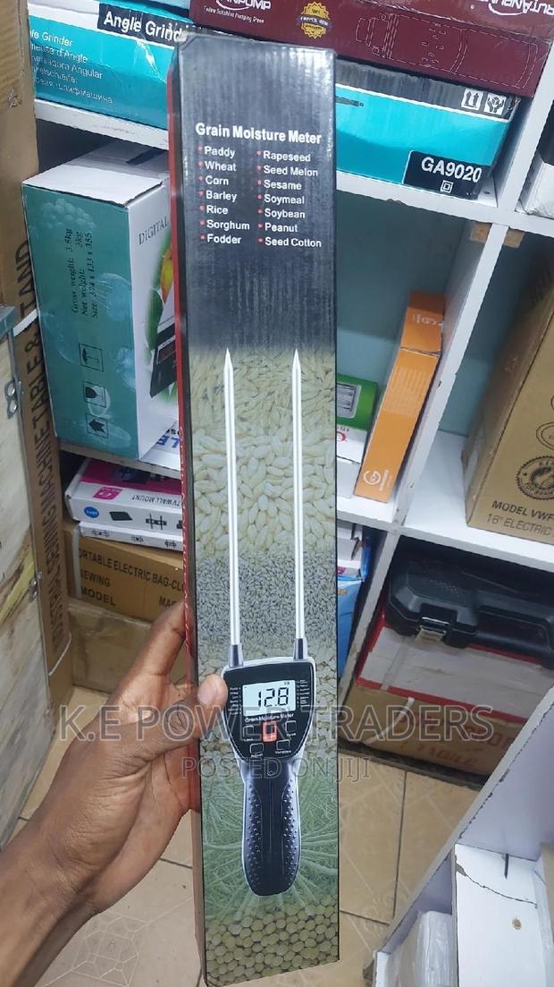 Digital Moisture Meter - main view
