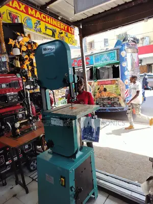Band Saw Machine