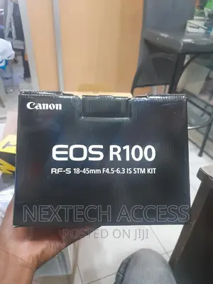 Canon Eos R100 With Rf_s 18_45mm