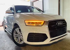 Audi Q3 2016 Off white