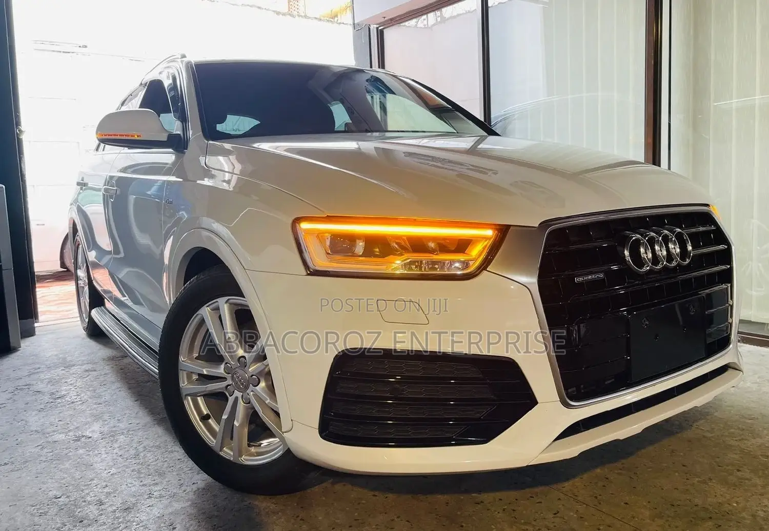 Audi Q3 2016 Off white