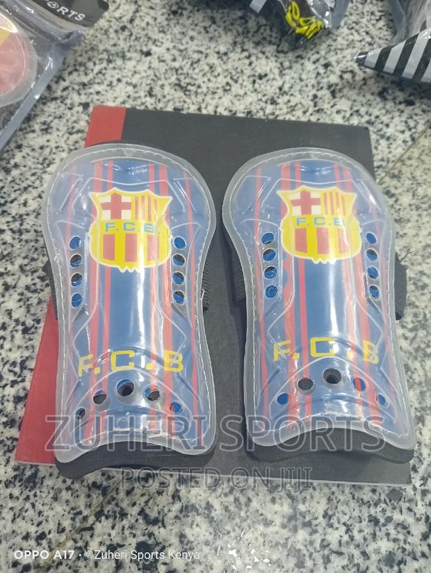 Shin Guard Football, Aerated Thick Comfortable Padding Barca