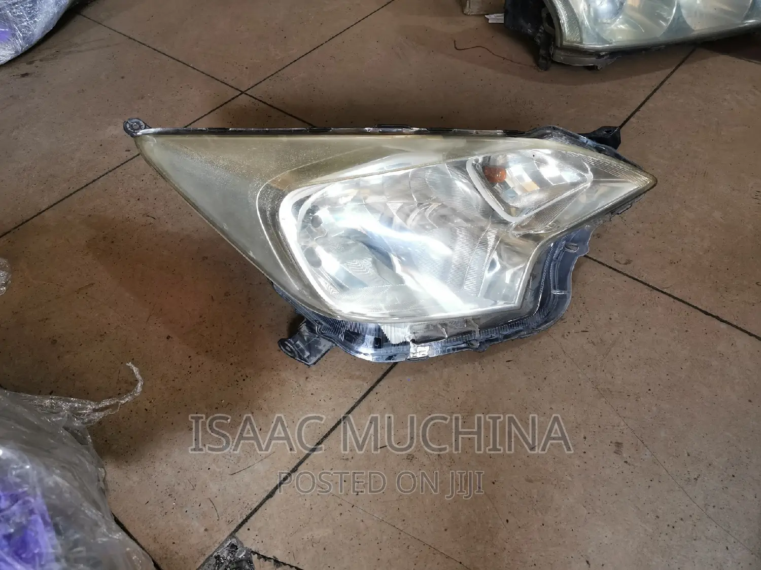 Ractis 2010 Headlight
