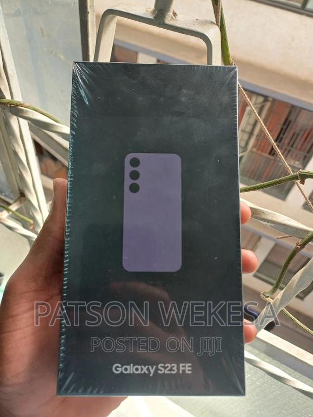 New Samsung Galaxy S23 FE 256 GB Silver - thumbnail 3