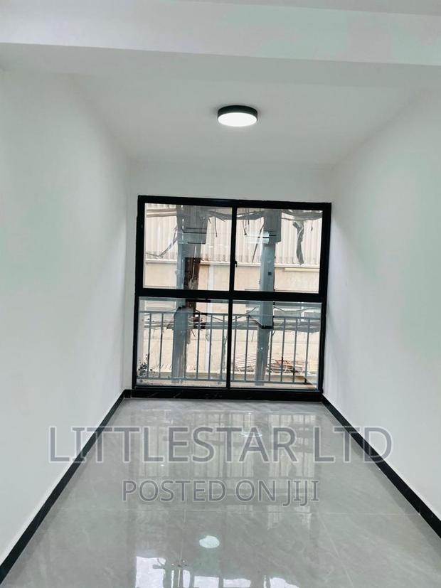 2bdrm Apartment in Royal Garden, Hurlingham for sale - thumbnail 5