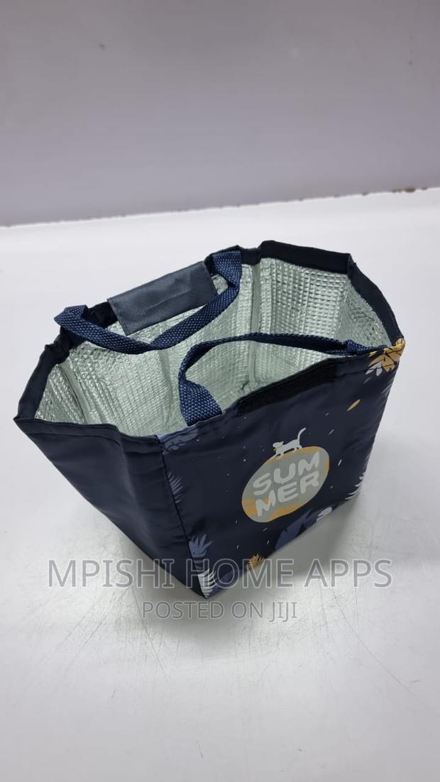 Simple Insulated Lunch Bag - thumbnail 3
