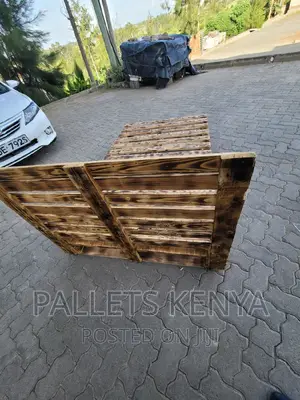 Pallet Bed- 4*6 Detachable and Blazed Pallet Bed. (HU019).
