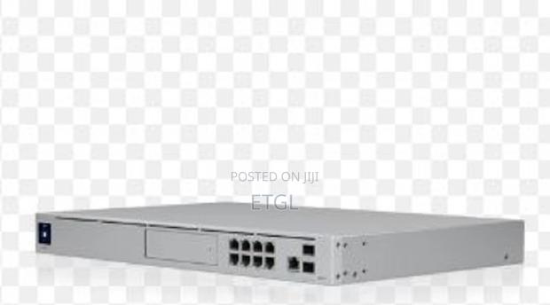 Udm-Pro "Ubiquiti Dream Machine Propre-Installed Unifi Netwo