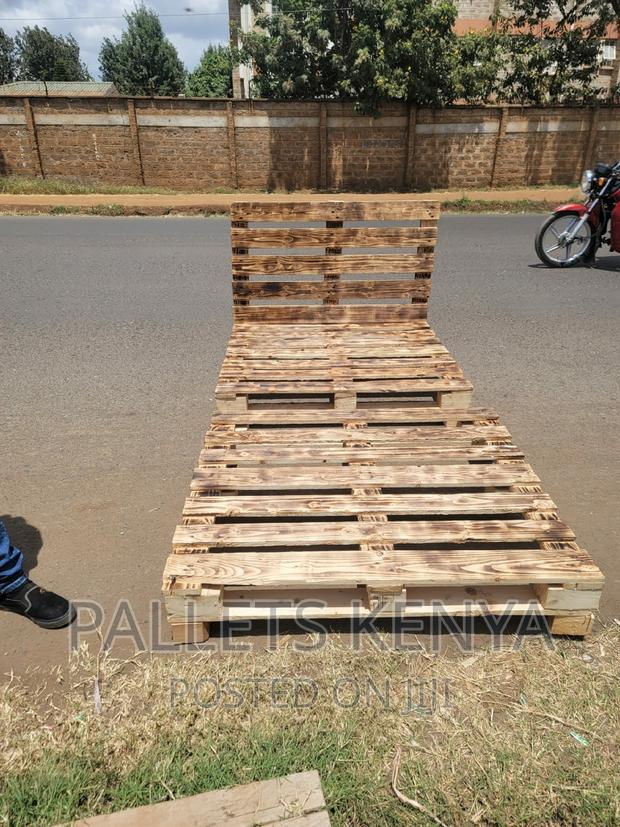Pallet Bed- 4*6 Simple and Raised Pallet Bed. (FA013,) - thumbnail 2