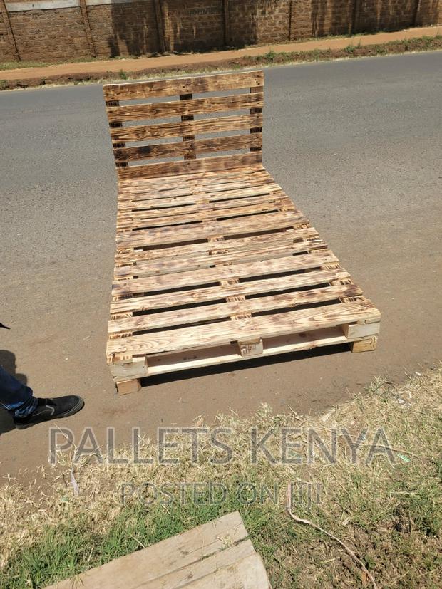Pallet Bed- 4*6 Simple and Raised Pallet Bed. (FA013,)