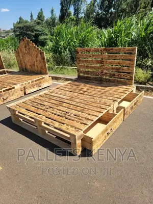 Pallet Bed- 5*6 Blazed Pallet Bed With Drawers. (FD012 )