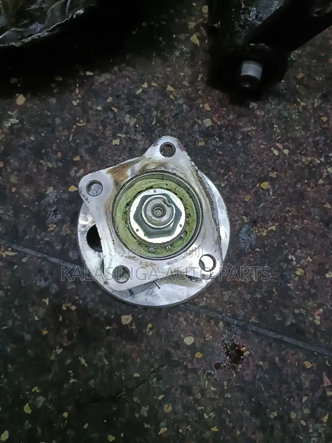 Rear Hub Corolla 100