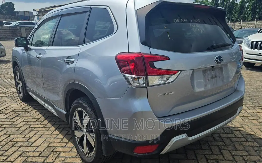 Subaru Forester 2018 Silver