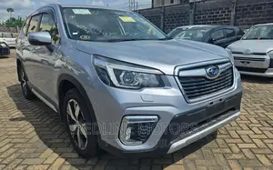 2018 Subaru Forester Silver: Refined Compact SUV
