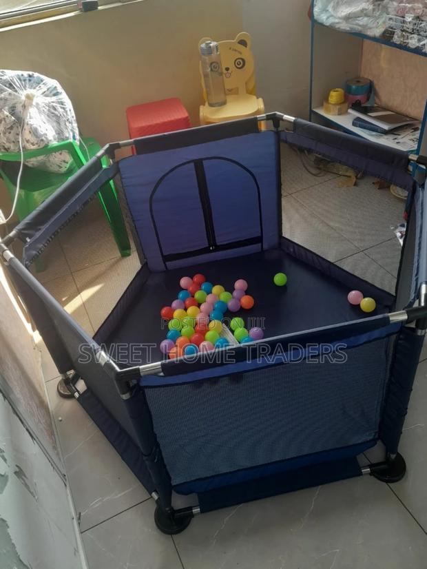 Kids Baby Safety Fence Play With 30 Balls