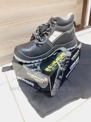 Ultimate Plus Safety Boots Chemical Resistant