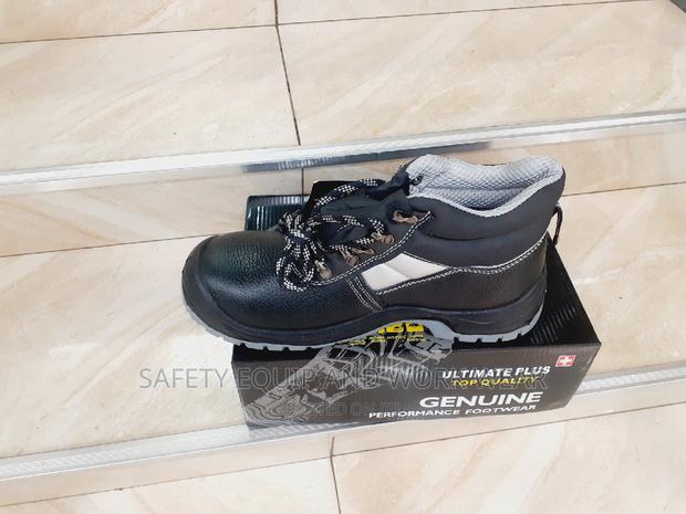 Ultimate Plus Safety Boots For Commercial Environment - main view