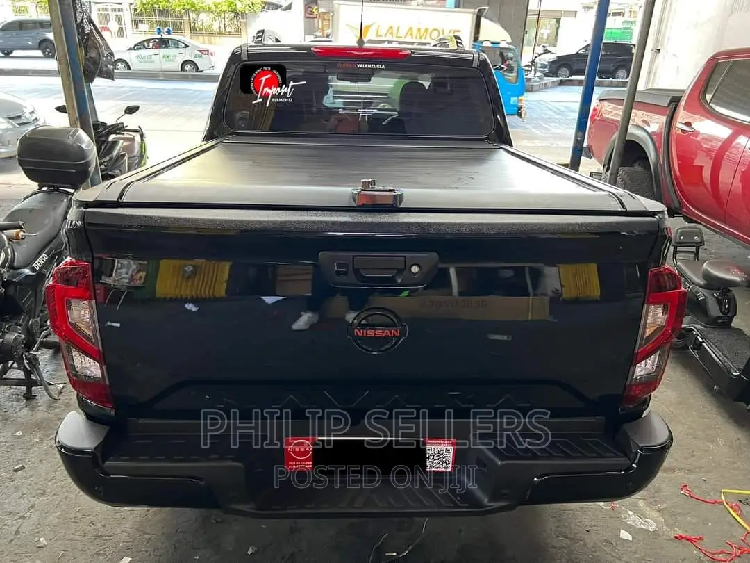 Nissan Navara Double Cab Aluminum Lockable Roller Shutter Li