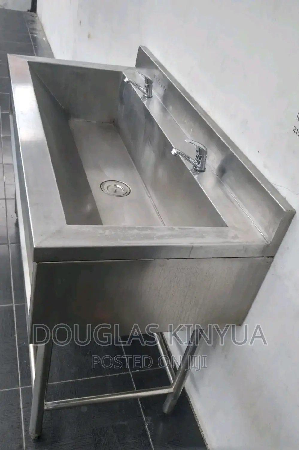 Stainless Steel Scrub Sink :