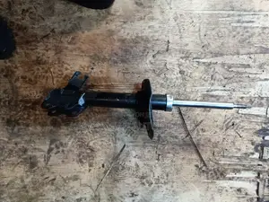Shock Nissan X-Trail T30