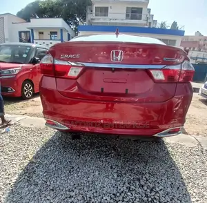 Honda Grace 1.5 Hybrid AWD 2016 Red
