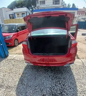 Honda Grace 1.5 Hybrid AWD 2016 Red